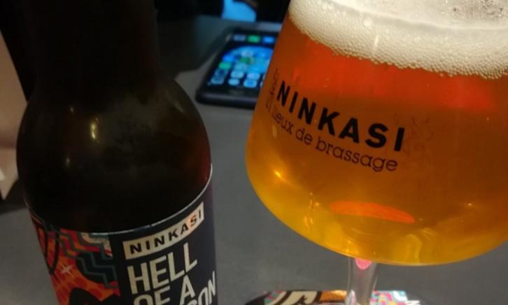 Ninkasi Hell of a Saison flesje en glas Ninkasi Hell of a Saison flesje en glas